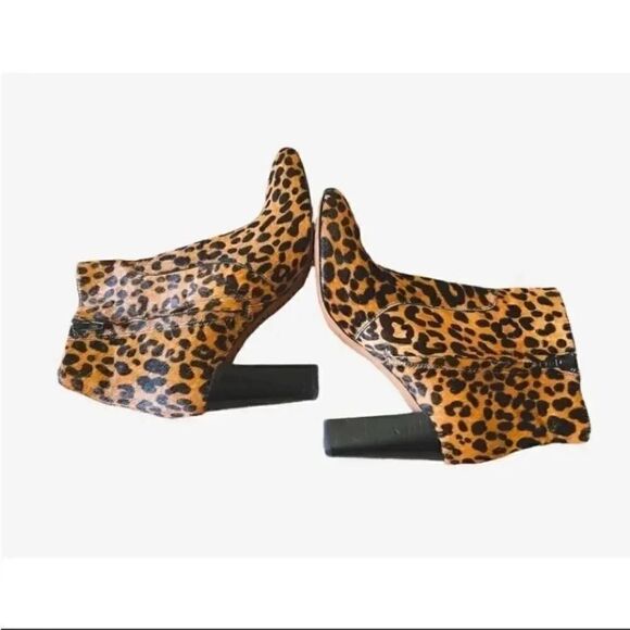 Banana Republic Trendy Cheetah Printed Block Heel Haircalf Leather Boots 6.5M - Picture 2 of 8